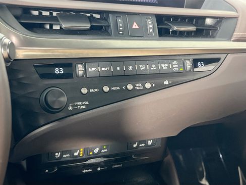 Used 2020 Lexus ES 350 w/ Premium Package image 14