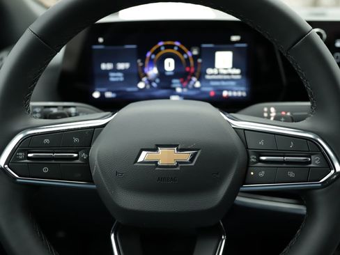 New 2026 Chevrolet Equinox LT w/ Convenience Package II image 11