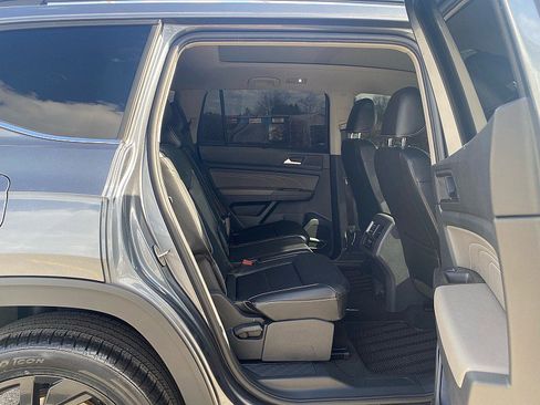 Used 2022 Volkswagen Atlas SE image 27