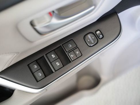 Used 2017 Toyota Camry XLE image 44