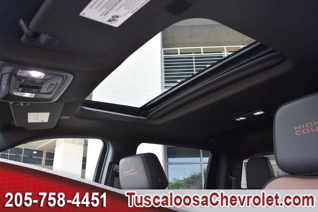 New 2026 Chevrolet Silverado 2500 High Country w/ High Country Premium Package AWD/4WD image 18