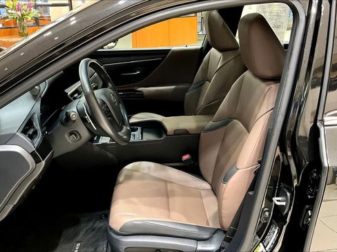 Used 2024 Lexus ES 350 w/ Premium Package image 7