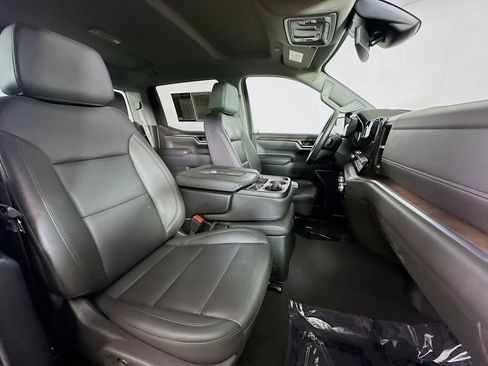 Used 2025 GMC Sierra 1500 SLT AWD/4WD image 12