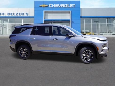 New 2026 Chevrolet Traverse LT w/ Driver Confidence Package AWD/4WD image 2