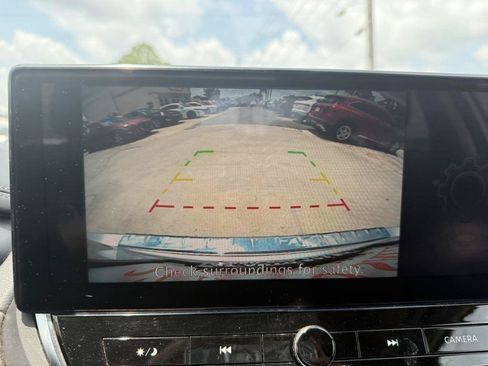 Used 2023 Nissan Altima 2.5 SV w/ SV Premium Package FWD image 17