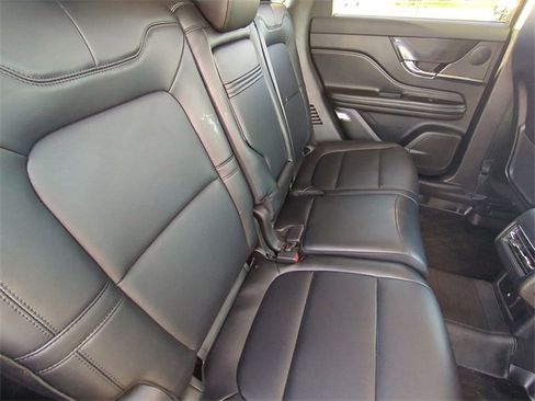 Used 2023 Lincoln Corsair AWD image 33