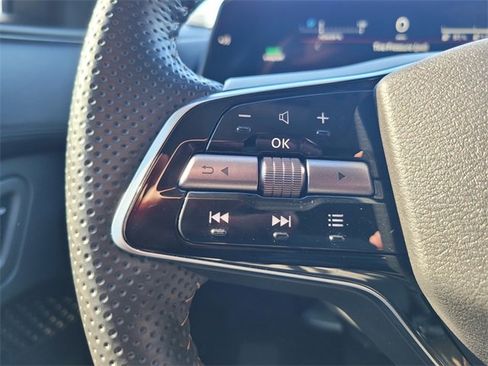 Used 2024 Nissan Ariya AWD image 28