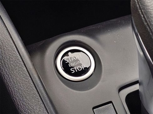 New 2025 Nissan Kicks Play S image 11