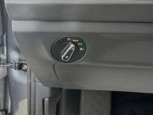 Used 2024 Volkswagen Jetta SE image 10