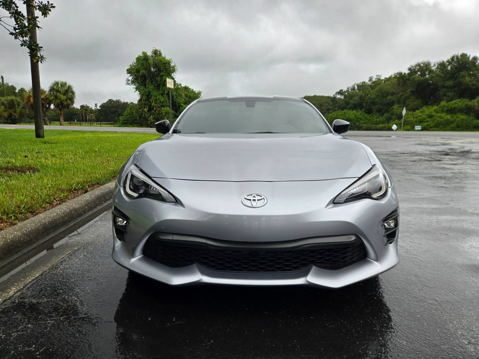 Used 2020 Toyota 86 RWD image 2