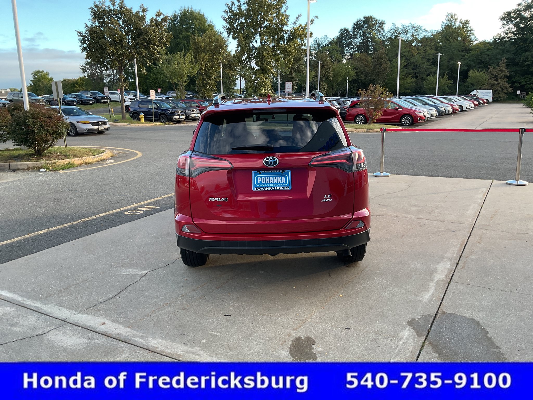 Used 2017 Toyota RAV4 LE AWD/4WD image 5