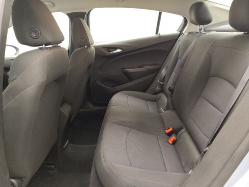 Used 2017 Chevrolet Cruze LS FWD image 18