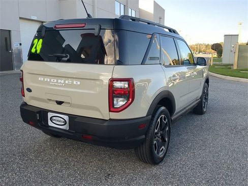 Used 2024 Ford Bronco Sport Outer Banks w/ Tech Package image 4