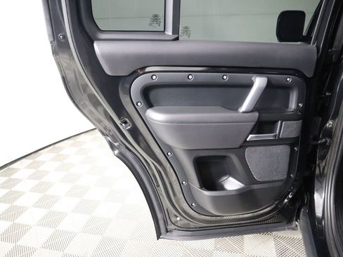 Used 2023 Land Rover Defender 110 V8 image 27