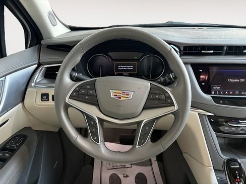 Certified 2024 Cadillac XT5 Premium Luxury w/ LPO, Floor Liner Package AWD/4WD image 10