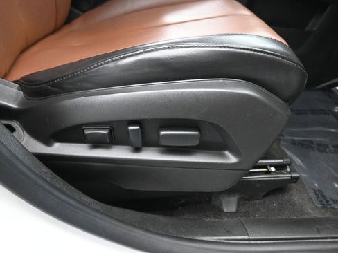 Used 2016 Chevrolet Equinox LTZ w/ Enhanced Convenience Package image 15