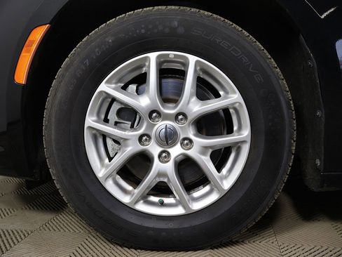 Used 2023 Chrysler Pacifica Touring-L FWD image 20