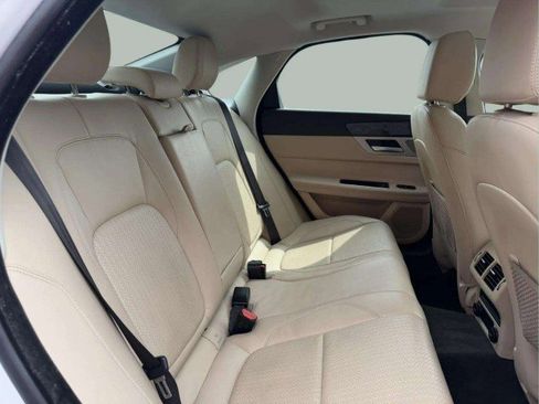 Used 2018 Jaguar XF Prestige AWD/4WD image 27