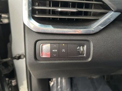 Used 2025 GMC Acadia Elevation image 27