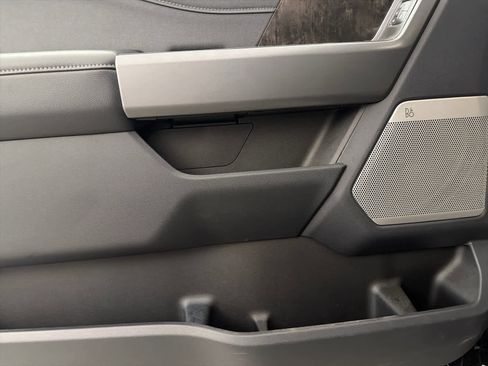 Used 2025 Ford F250 Lariat w/ Chrome Package image 14