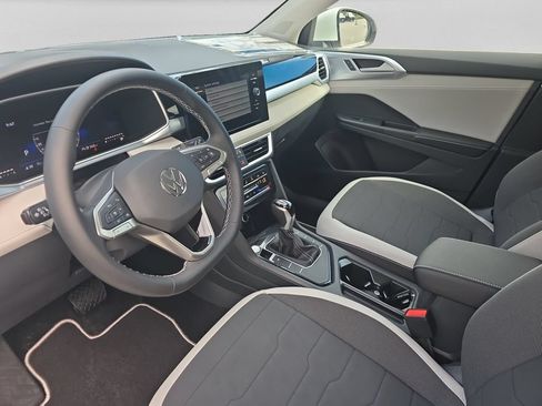 New 2026 Volkswagen Taos SE FWD image 12