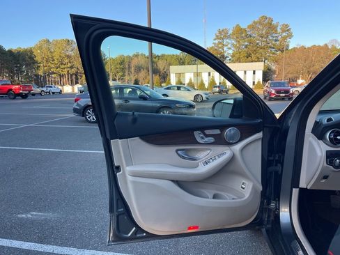 Certified 2021 Mercedes-Benz GLC 300 4MATIC image 20