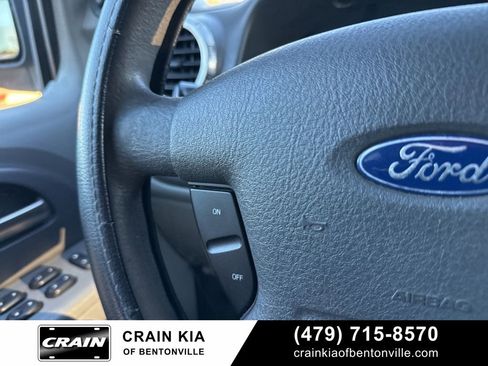 Used 2004 Ford Expedition XLT image 25