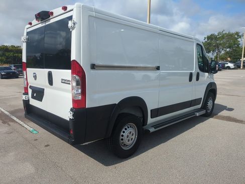 Used 2025 RAM ProMaster 2500 w/ U-Haul Equipment Group FWD image 6