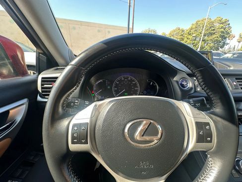 Used 2013 Lexus CT 200h image 25