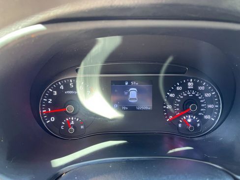 Used 2020 Kia Soul LX FWD image 11