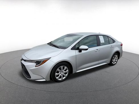 Used 2025 Toyota Corolla LE image 8