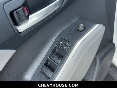 Used 2022 Toyota Highlander XLE FWD image 45