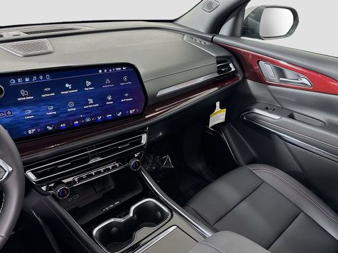 New 2026 Chevrolet Traverse Z71 w/ Enhanced Driving Package AWD/4WD image 24