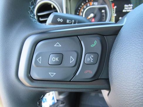 New 2025 Jeep Gladiator Rubicon w/ Convenience Group image 19