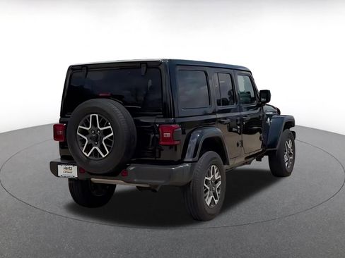 Used 2025 Jeep Wrangler Unlimited Sahara AWD/4WD image 14