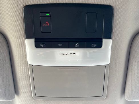 Used 2025 Nissan Pathfinder SL FWD image 19