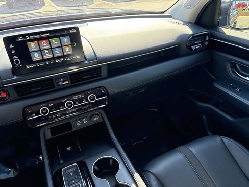 Used 2025 Honda Pilot Touring image 27