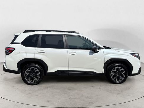 Certified 2025 Subaru Forester Premium AWD/4WD image 6