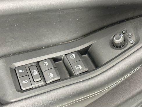 Used 2023 Jeep Grand Cherokee Altitude RWD image 17