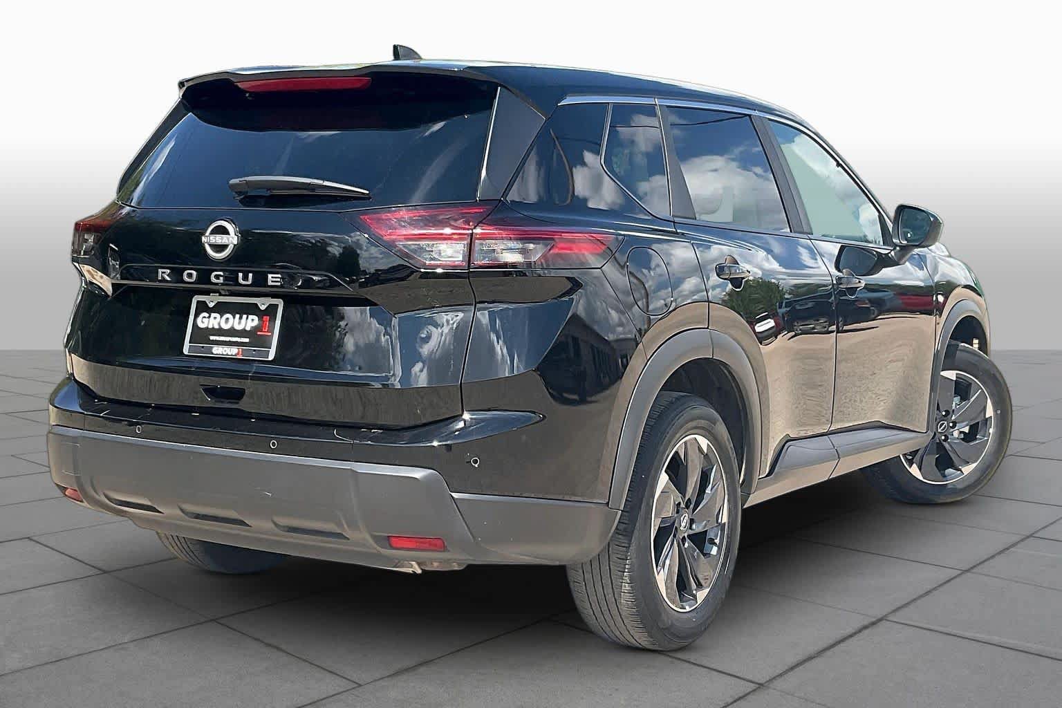 Used 2025 Nissan Rogue SV FWD image 13