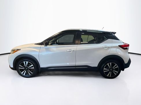 Used 2019 Nissan Kicks SR w/ SR Premium Package FWD image 4