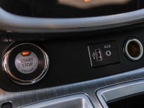 Used 2018 Nissan Murano SV w/ Premium Package image 21