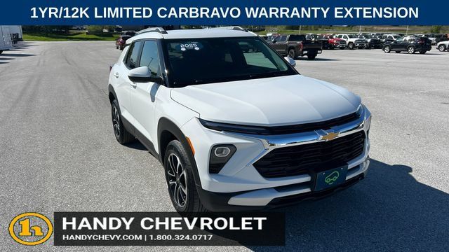 Used 2025 Chevrolet TrailBlazer LT AWD/4WD image 1