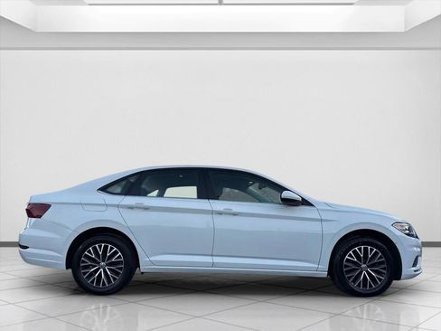 Used 2020 Volkswagen Jetta SE w/ SE Cold Weather Package image 10
