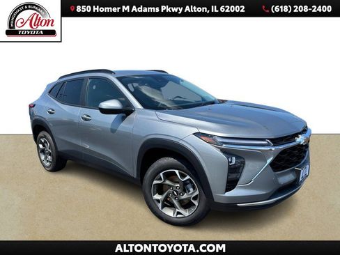 Used 2024 Chevrolet Trax LT w/ Driver Confidence Package FWD image 1