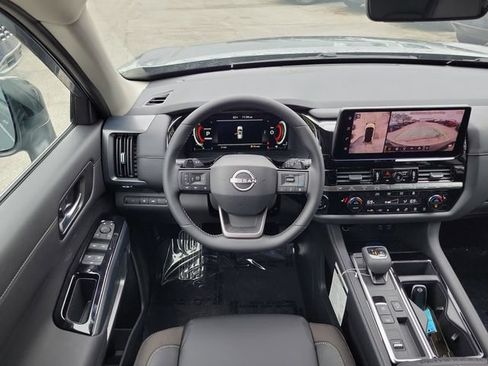 New 2026 Nissan Pathfinder SL FWD image 23