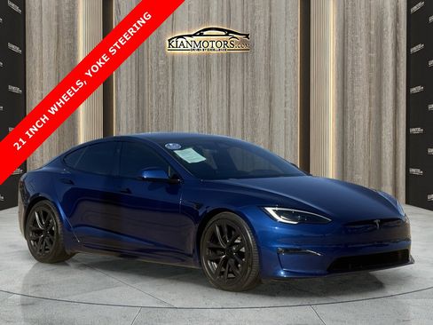 Used 2022 Tesla Model S Plaid image 1