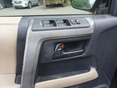 Used 2012 Toyota 4Runner SR5 w/ Convenience Pkg RWD image 3