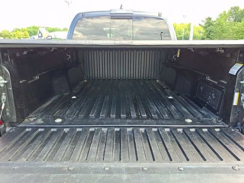 Used 2022 Toyota Tacoma SR5 AWD/4WD image 28
