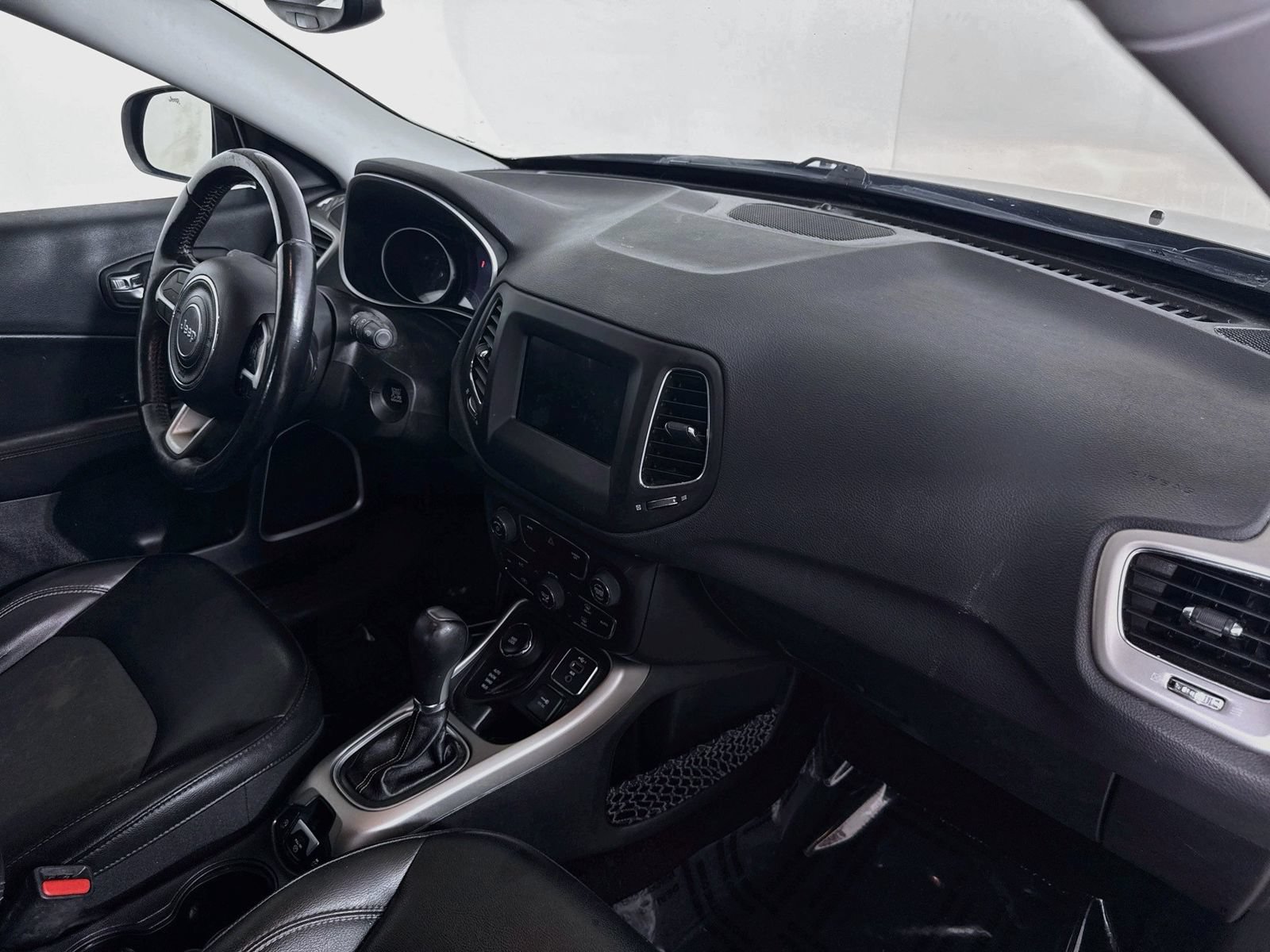 Used 2019 Jeep Compass Latitude w/ Popular Equipment Group AWD/4WD image 27